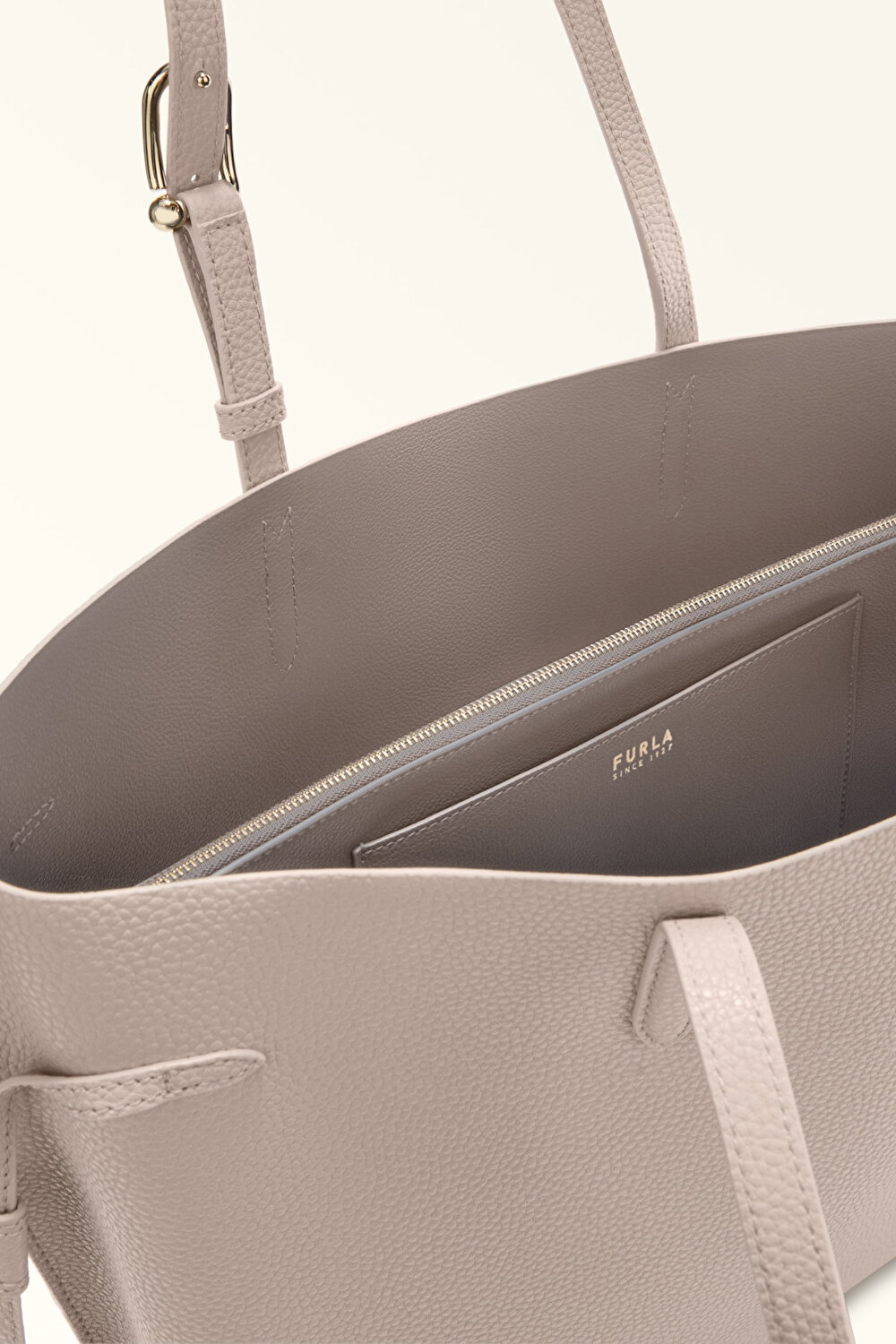 WB02001 FURLA AVA L TOTE