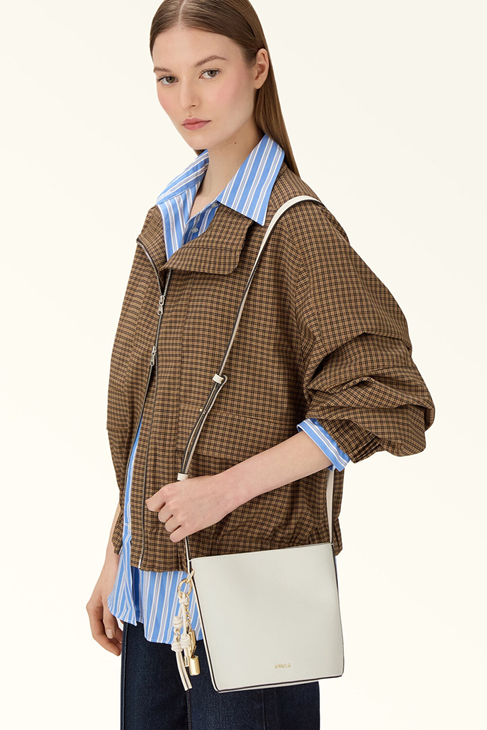 WE00859 FURLA ROXIE MINI BUCKET BAG