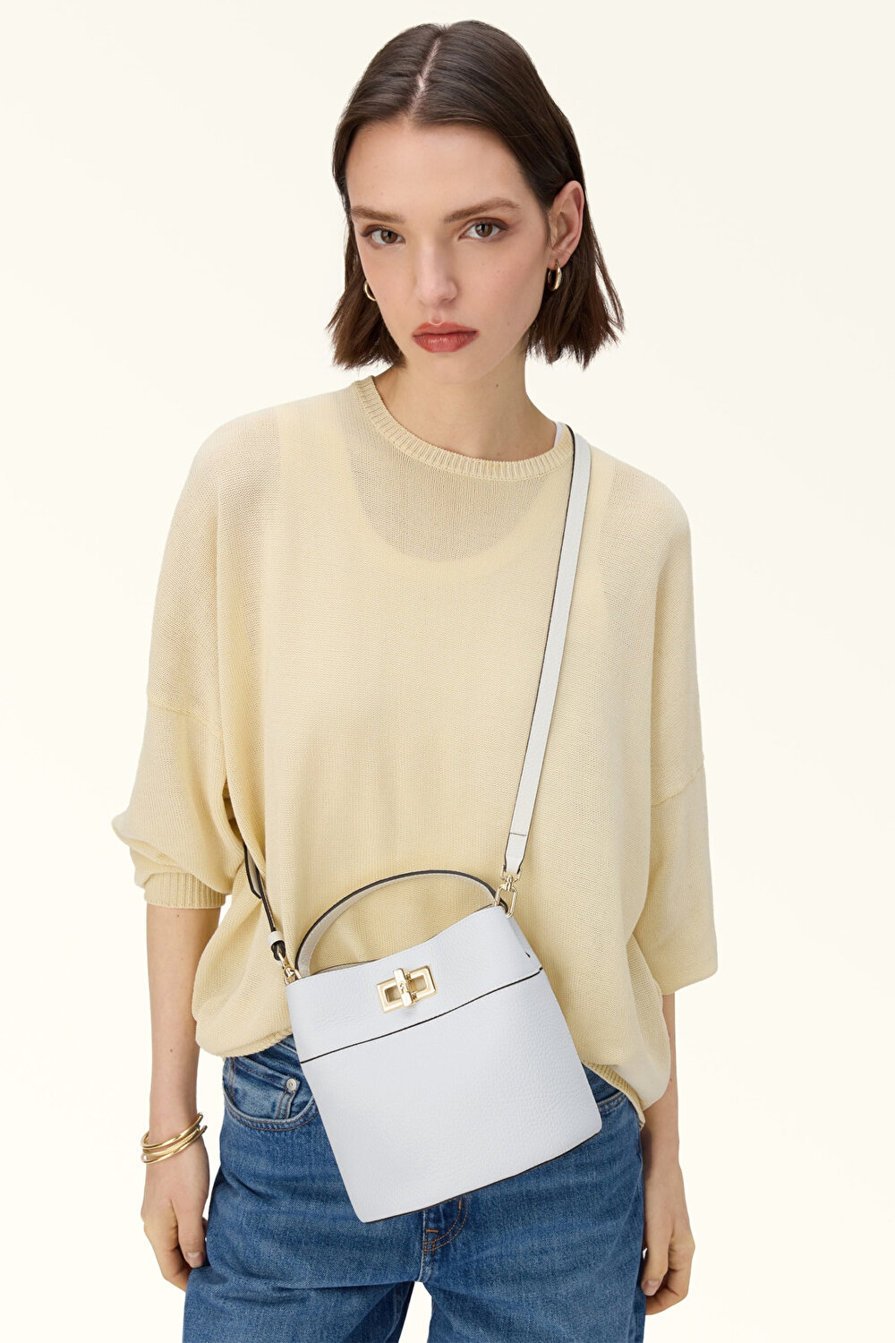 WE00879 FURLA AMELIA MINI BUCKET BAG