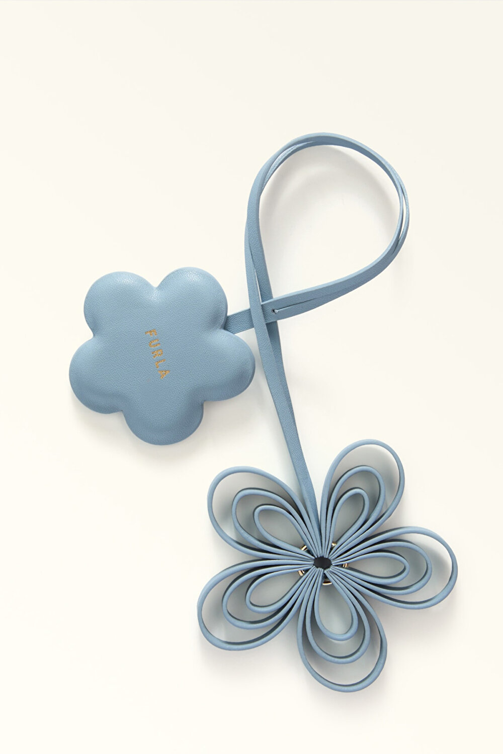 WK00534 ALLEGRA FLOWER CHARM