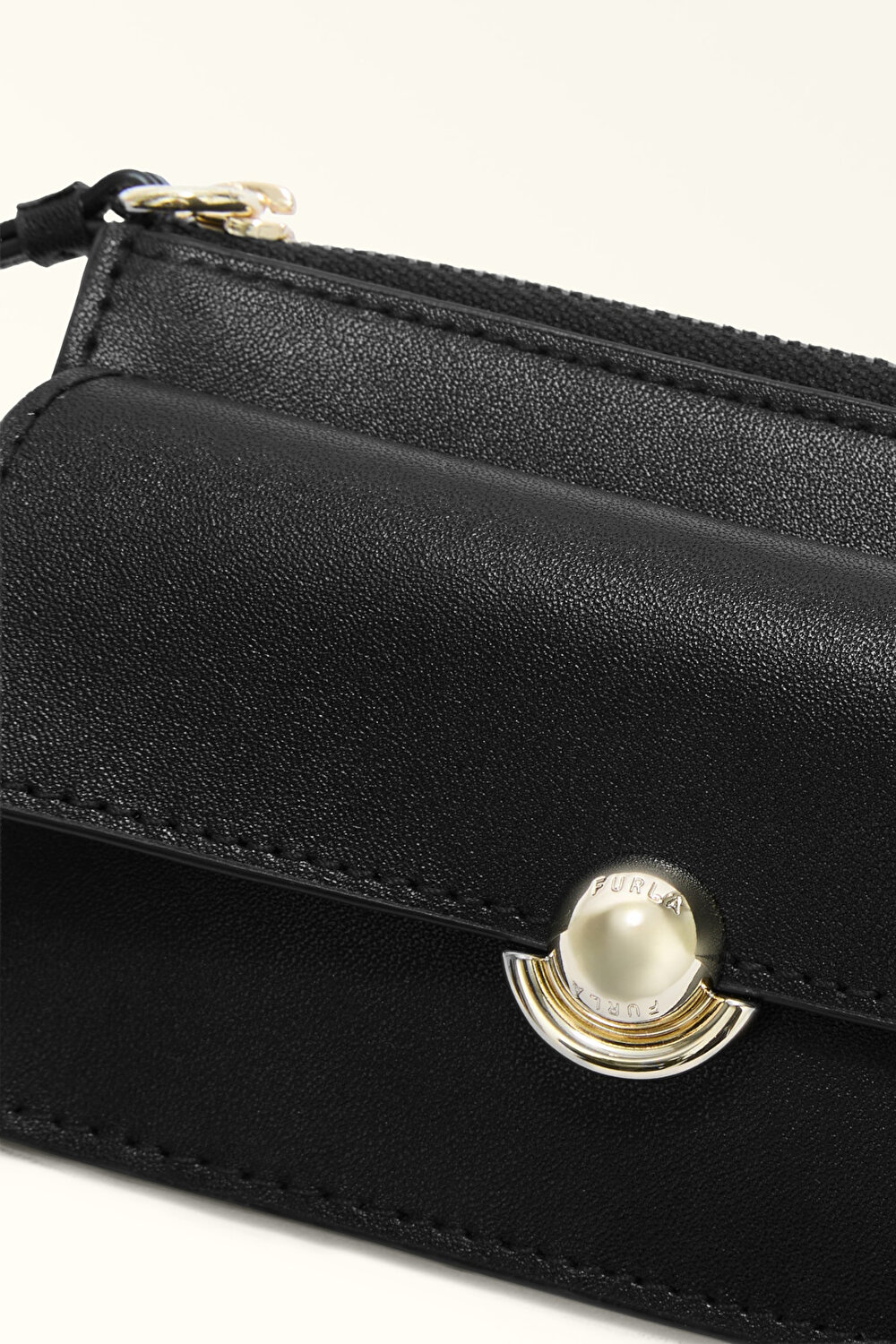 WP00587 FURLA SFERA M CARD CASE W/FLAP