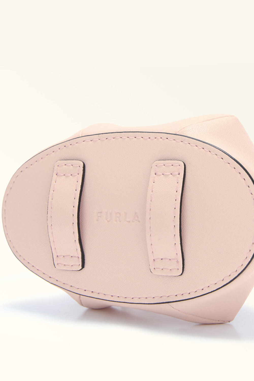 WP00604 ALLEGRA PIG S COIN CASE