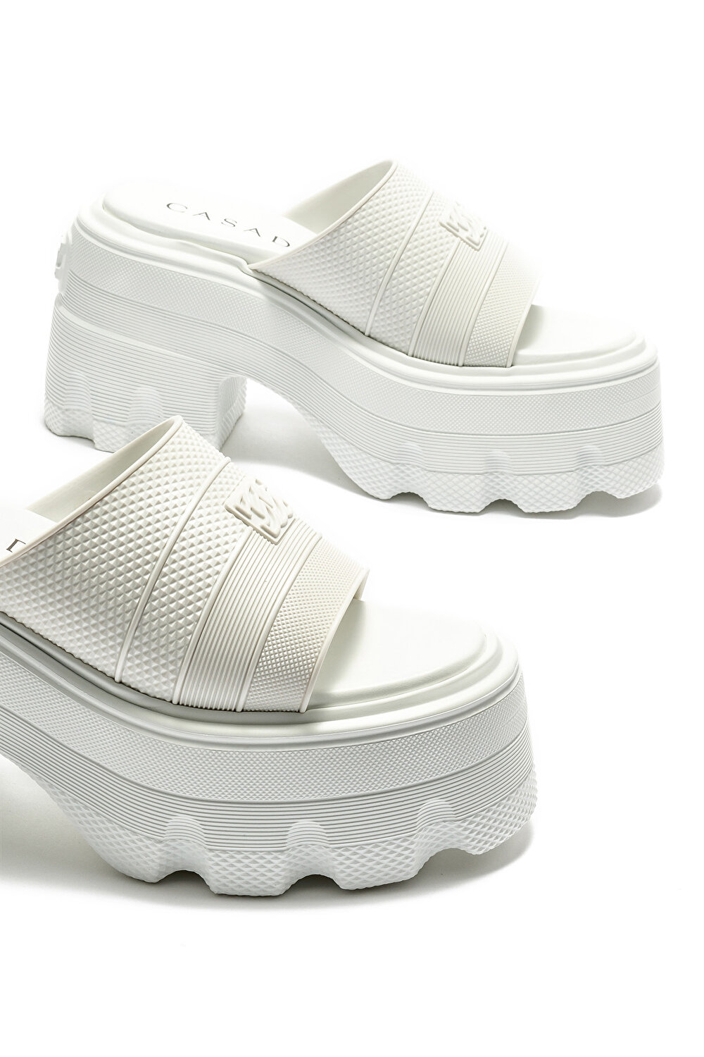2M909V0701C21079999 CASADEI KADIN TOPUKLU TERLİK