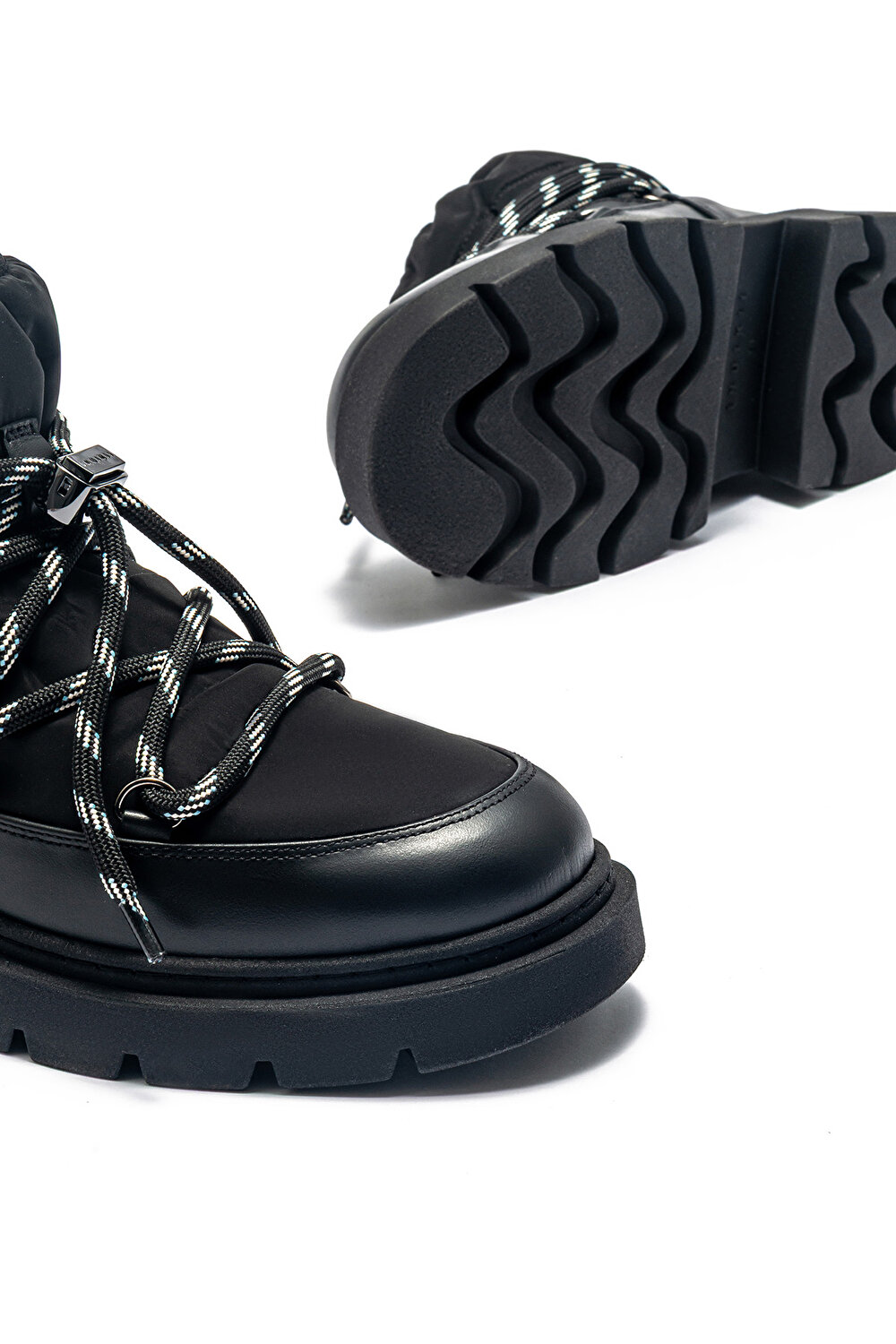 1002..001 INUIKII Kadın Kar Botu