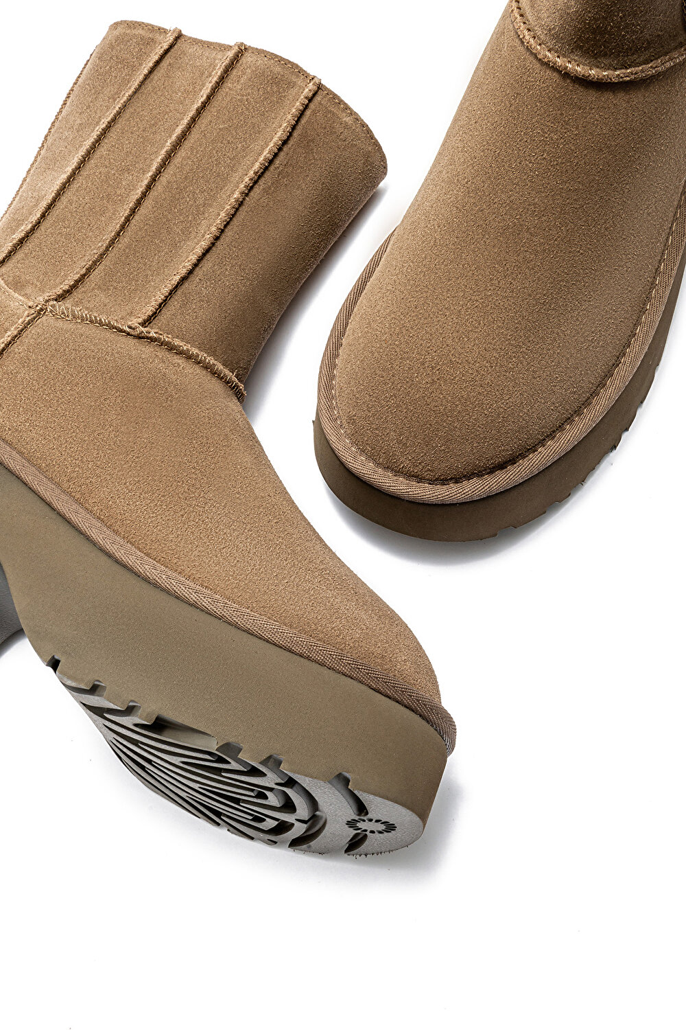 1158313 CLASSIC TWIN SEAM NEW HEIGHTS UGG KADIN BOT