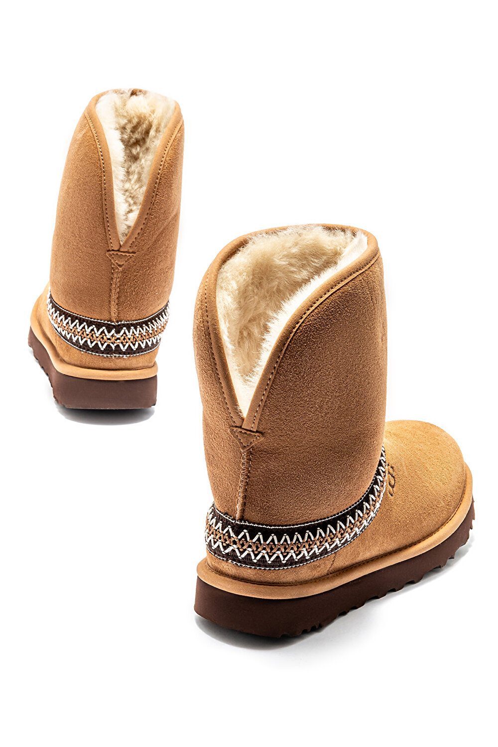 1161770 CLASSIC SHORT CRESCENT UGG KADIN BOT