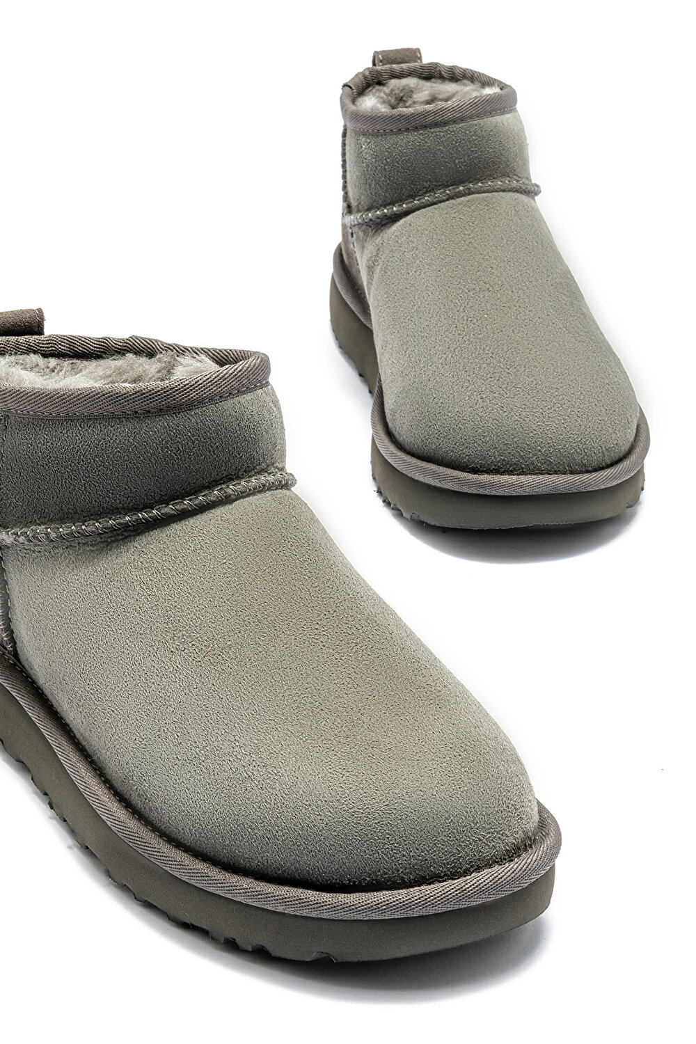 1116109 CLASSIC ULTRA MINI UGG Kadın Bot