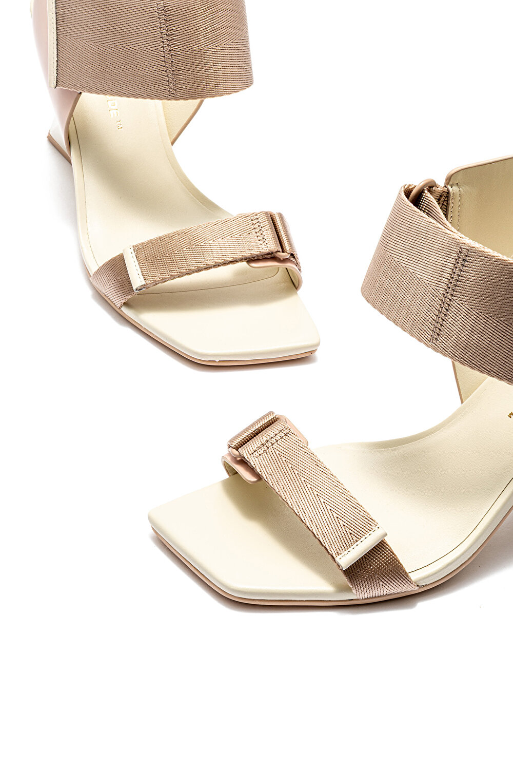 ROCKIT RUN UNITED NUDE KADIN TOPUKLU SANDALET